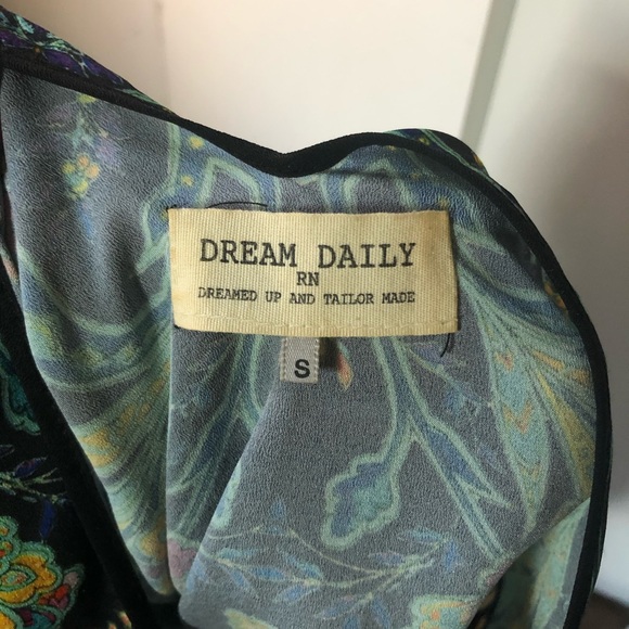 Patterned sleeveless top - Picture 2 of 3